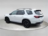 New 2025 Honda Pilot Touring image 5