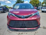 Used 2025 Toyota Sienna LE image 2