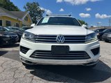 Used 2017 Volkswagen Touareg Wolfsburg Edition image 2