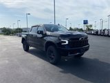 Used 2023 Chevrolet Silverado 1500 ZR2 image 2