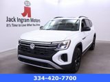 New 2025 Volkswagen Atlas Peak Edition SE image 1