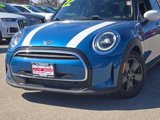 Used 2022 MINI Cooper 4-Door Hardtop image 2