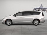 New 2025 Chrysler Pacifica Select image 3