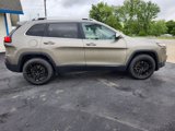 Used 2017 Jeep Cherokee Latitude w/ Comfort/Convenience Group image 4