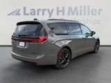 New 2025 Chrysler Pacifica Limited image 5