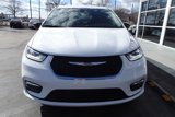 Used 2024 Chrysler Pacifica Touring-L image 3