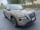 Used 2024 Nissan Rogue SV image 3