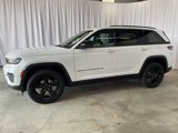 Used 2024 Jeep Grand Cherokee Altitude image 3