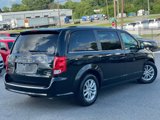 Used 2019 Dodge Grand Caravan SXT image 2
