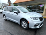 Used 2023 Chrysler Pacifica Touring-L image 6