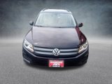 Used 2017 Volkswagen Tiguan S image 2