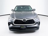 Used 2024 Toyota Highlander LE image 2