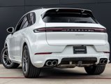 Certified 2025 Porsche Cayenne image 3