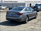 Used 2023 Volkswagen Jetta SE image 3