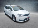 Used 2017 Chrysler Pacifica Touring-L image 3