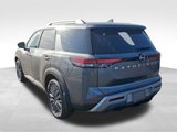 New 2025 Nissan Pathfinder SL w/ SL Premium Package image 2