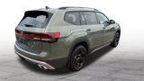 New 2025 Volkswagen Atlas Peak Edition SE image 4