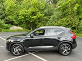Used 2025 Volvo XC40 B5 Core image 2