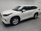 Used 2021 Toyota Highlander L image 2