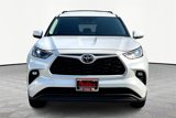 Used 2024 Toyota Highlander LE image 3