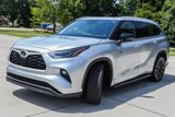Used 2022 Toyota Highlander XLE image 3