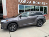 Used 2017 Toyota Highlander Plus image 3