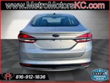 Used 2017 Ford Fusion SE w/ Fusion SE Technology Package image 4