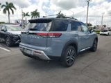 New 2025 Nissan Pathfinder Platinum image 4