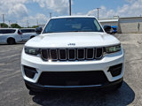 Used 2023 Jeep Grand Cherokee Laredo image 3