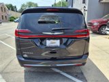 Used 2022 Chrysler Pacifica Touring-L image 4