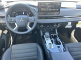New 2025 Mitsubishi Outlander SE image 6