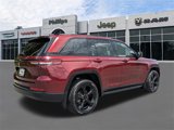 Used 2024 Jeep Grand Cherokee Altitude image 3