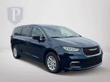 New 2025 Chrysler Pacifica Select image 2
