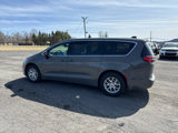 New 2025 Chrysler Pacifica Select image 5