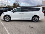 Used 2023 Chrysler Pacifica Limited image 4