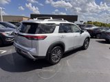 Used 2024 Nissan Pathfinder SL image 5
