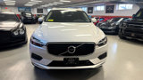Used 2021 Volvo XC60 T5 Momentum w/ Premium Package image 2