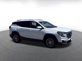 Used 2024 GMC Terrain SLT image 2