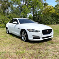 Used 2017 Jaguar XE image 3