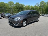 Used 2019 Chrysler Pacifica Touring-L image 2