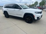 Used 2024 Jeep Grand Cherokee L Laredo image 2