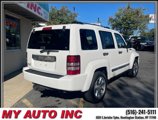 Used 2012 Jeep Liberty Limited w/ Tire & Wheel Group image 4