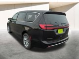 New 2025 Chrysler Pacifica Select image 5