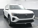 New 2025 Volkswagen Atlas SE image 2