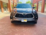 Used 2021 Toyota Highlander XLE image 2