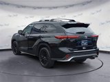 Used 2023 Toyota Highlander XSE image 3