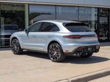 Certified 2025 Porsche Macan image 3