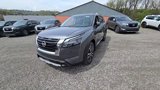 New 2025 Nissan Pathfinder Platinum image 2