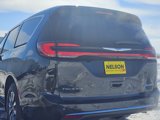 New 2025 Chrysler Pacifica Select image 3