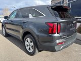 Used 2023 Kia Sorento LX image 3
